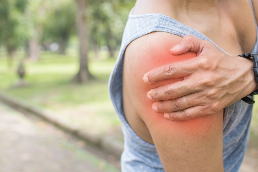 Patient experiences shoulder pain and wonders if Knees Cause Shoulder Pain